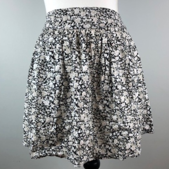 Garage Dresses & Skirts - Skirt Floral Print 100% Cotton , Sz S